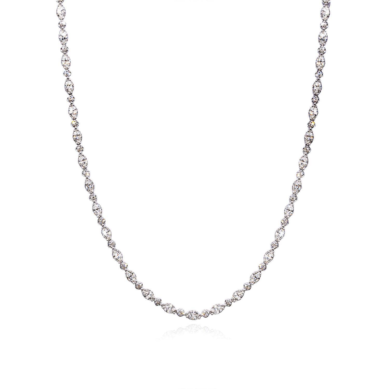 TACORI Classic Crescent RoyalT Necklace FN68116 TACORI Classic Crescent RoyalT Necklace FN68116