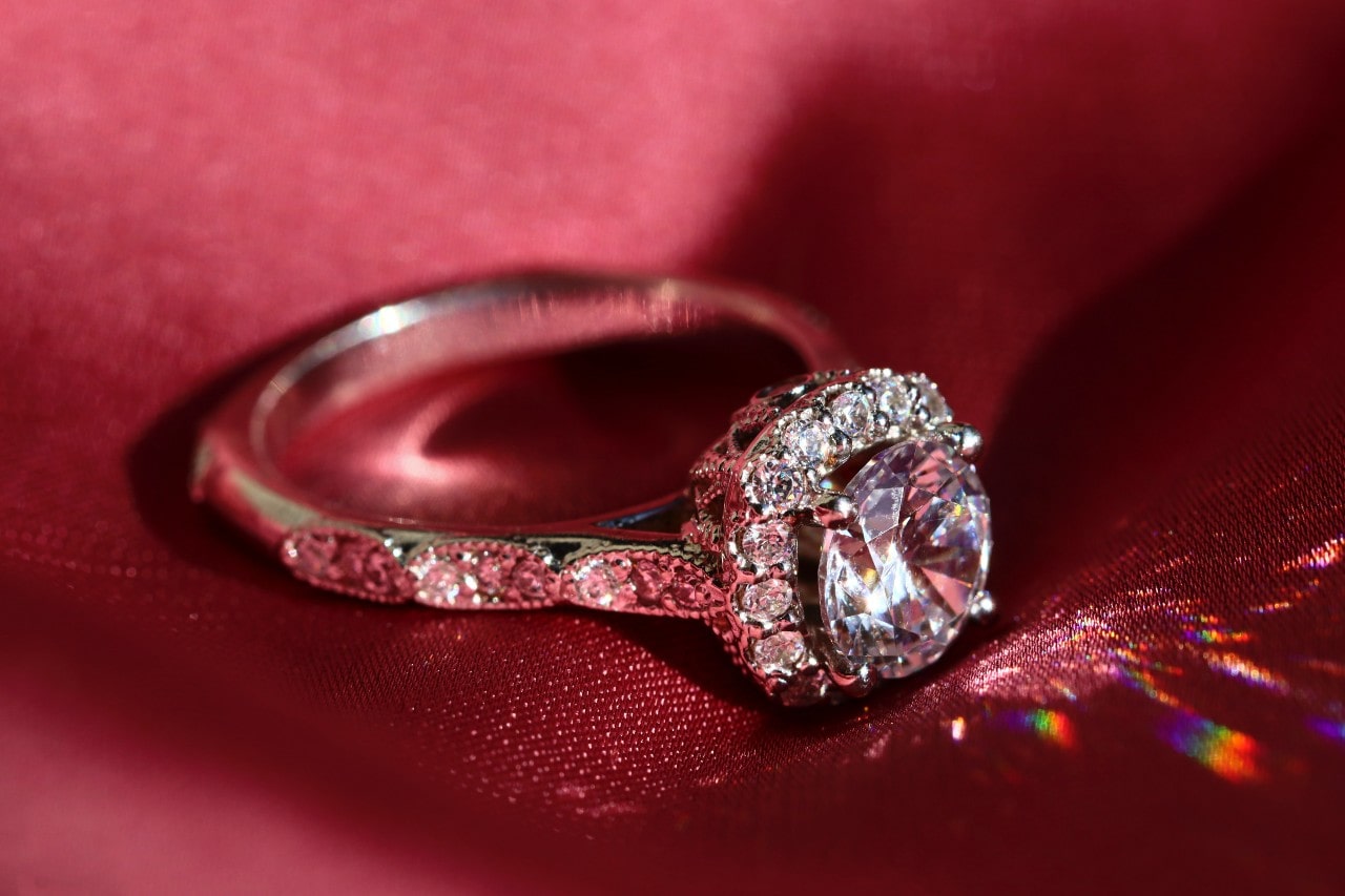 SHOP FOR ENGAGEMENT RINGS IN SHAWNEE AT HUNTINGTON FINE JEWELERS SHOP FOR ENGAGEMENT RINGS IN SHAWNEE AT HUNTINGTON FINE JEWELERS
